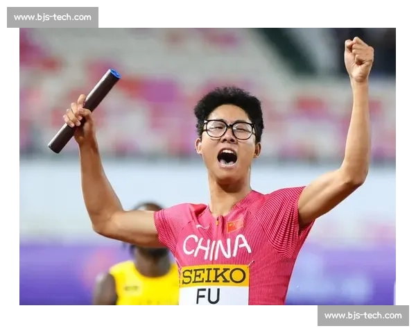 亚青会男子 400 米决赛:16 岁杨嘉 45 秒 76 夺冠